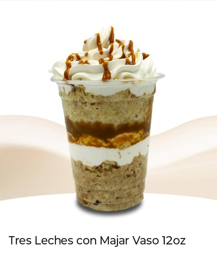 Torta en vaso de tres leches con manjar